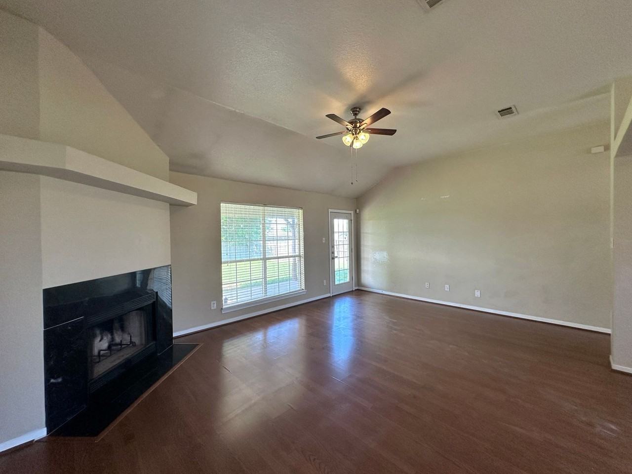 306 James Loop - Photo 3 of 26