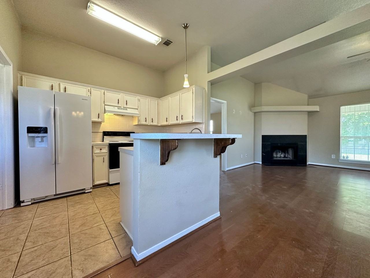 306 James Loop - Photo 5 of 26