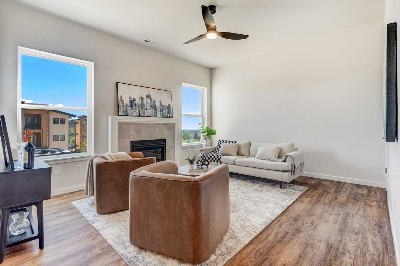 5763 Villa Lorenzo Dr #1 - Photo 3 of 11