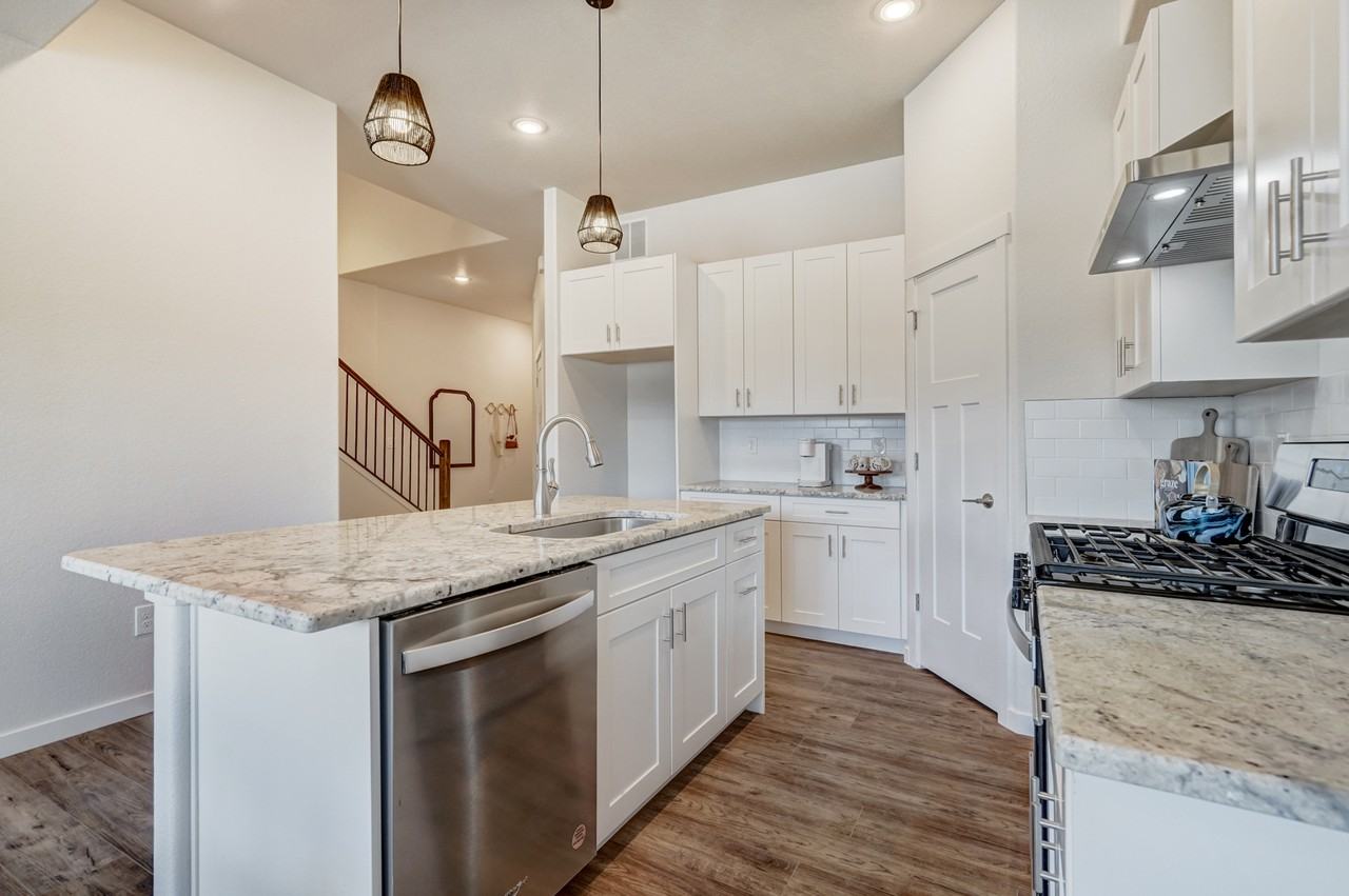 5763 Villa Lorenzo Dr #1 - Photo 6 of 11