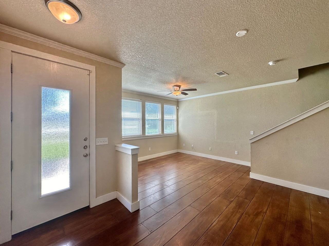 2322 Verna Lee Blvd - Photo 4 of 38