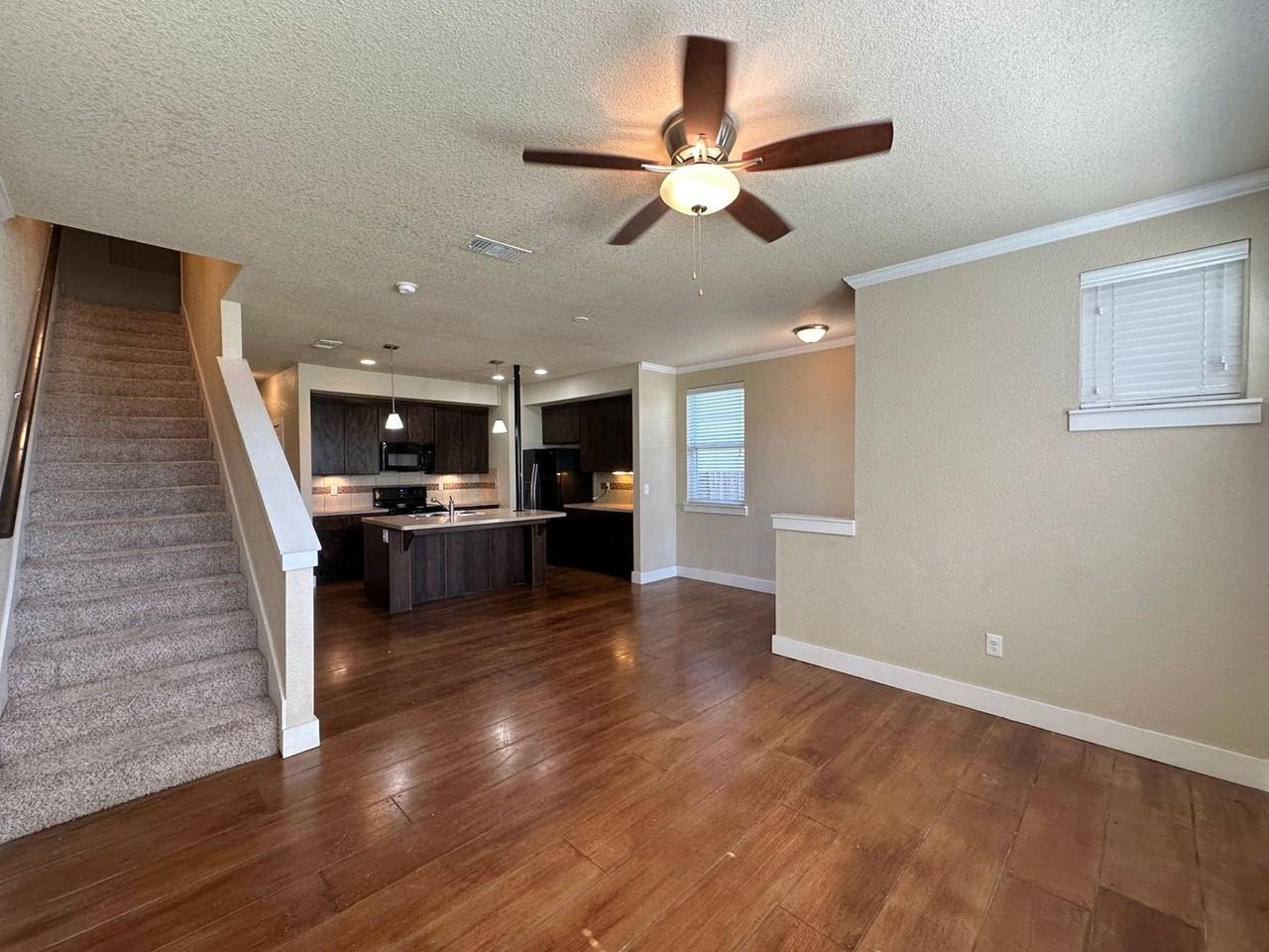 2322 Verna Lee Blvd - Photo 7 of 38