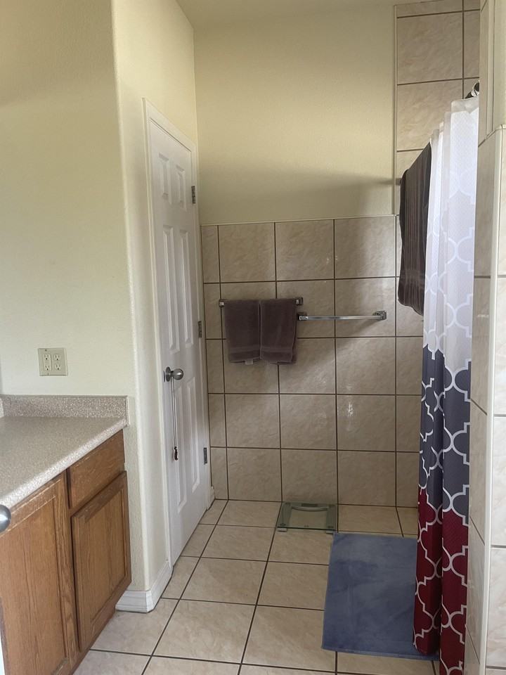 444 Kaulana St #A - Photo 6 of 8