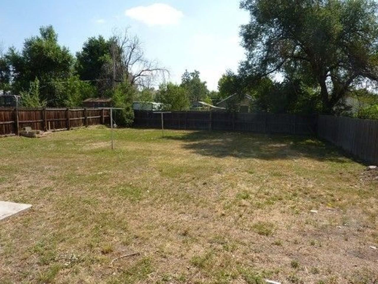 7360 Newton St - Photo 4 of 4