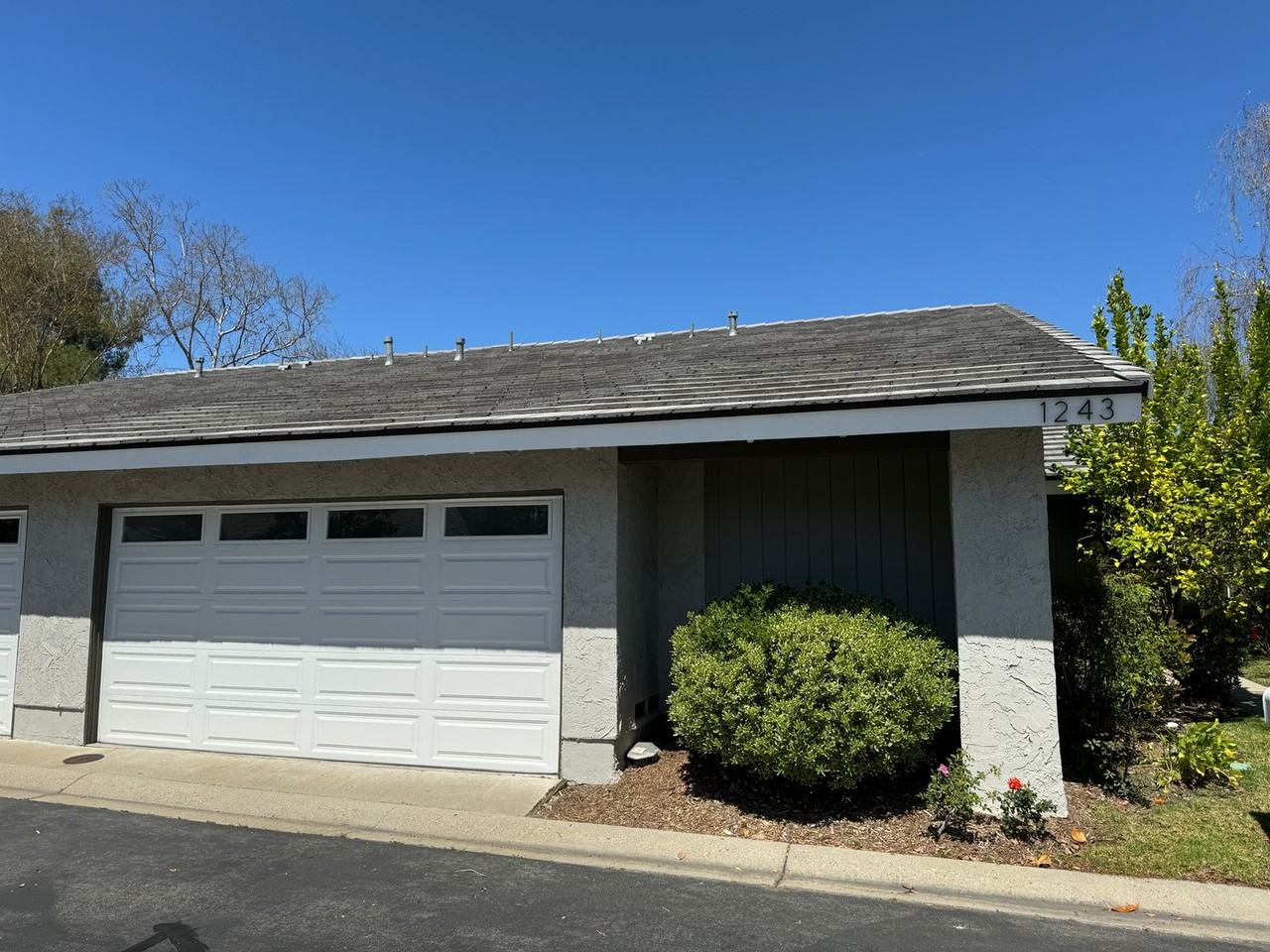 1243 Clippers Cir - Photo 2 of 26