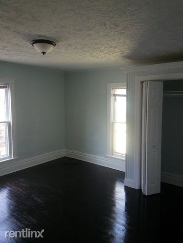 318 Union Ave NE - Photo 3 of 16