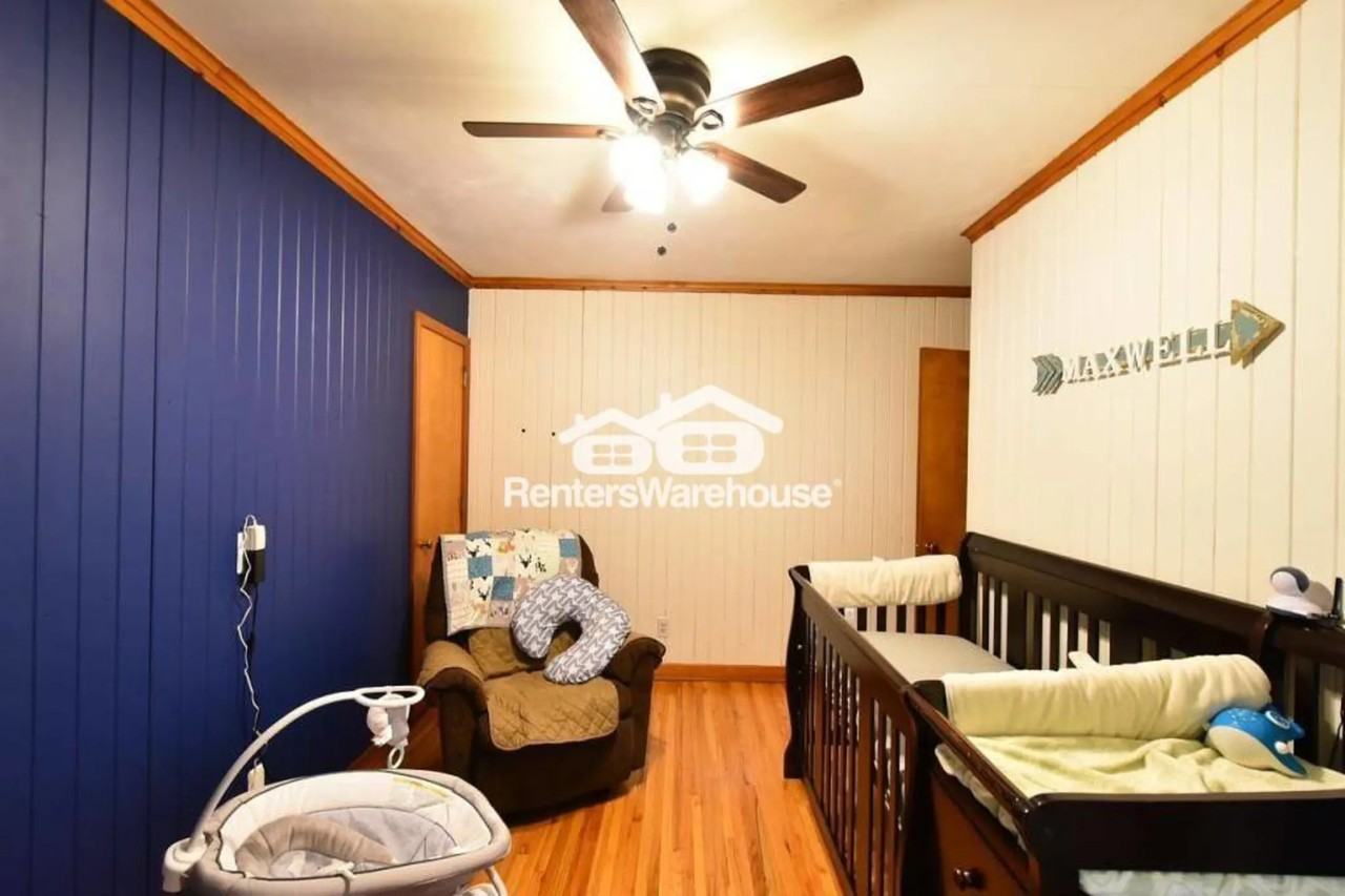 385 E 5th St - Photo 3 of 11