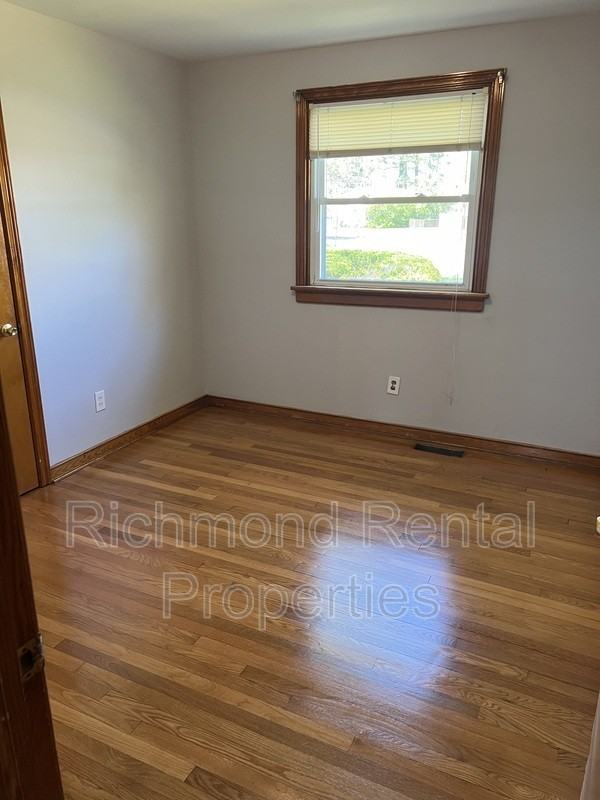 9505 Nandina Dr - Photo 4 of 11