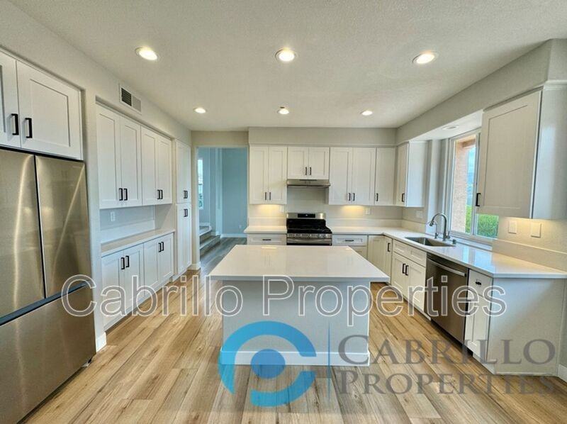 10141 Fabled Waters Ct - Photo 2 of 39
