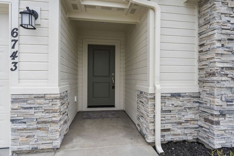 6743 W Yoke St - Photo 2 of 40