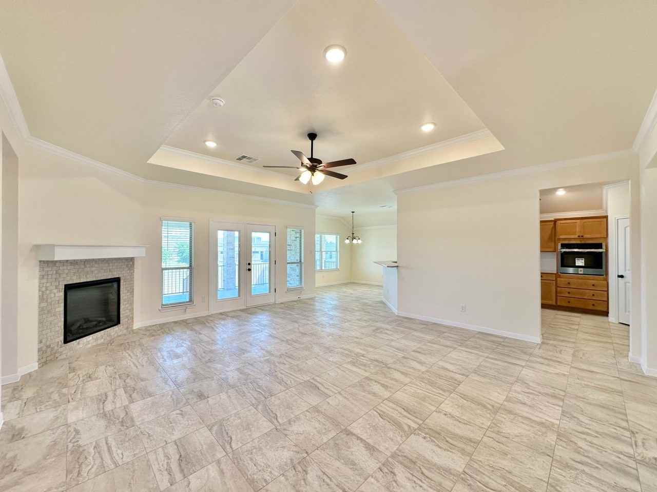 905 Galloway Dr - Photo 5 of 46