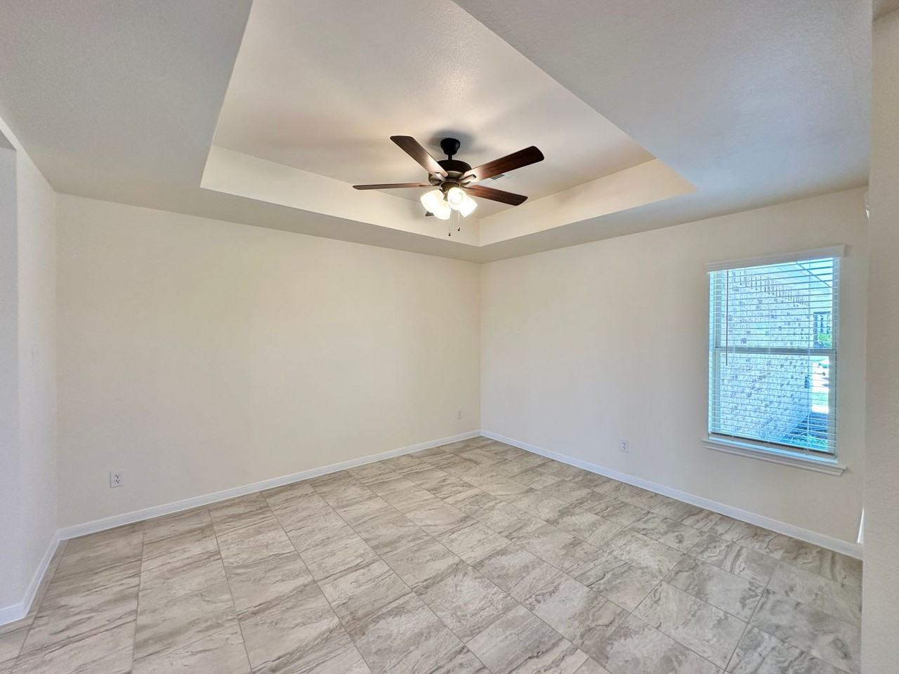 905 Galloway Dr - Photo 6 of 46