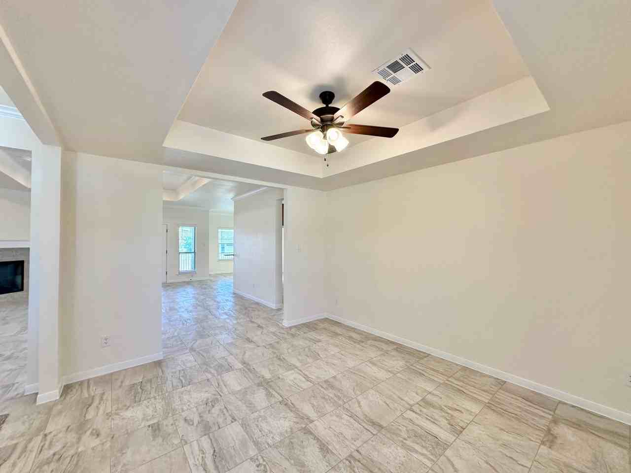 905 Galloway Dr - Photo 7 of 46