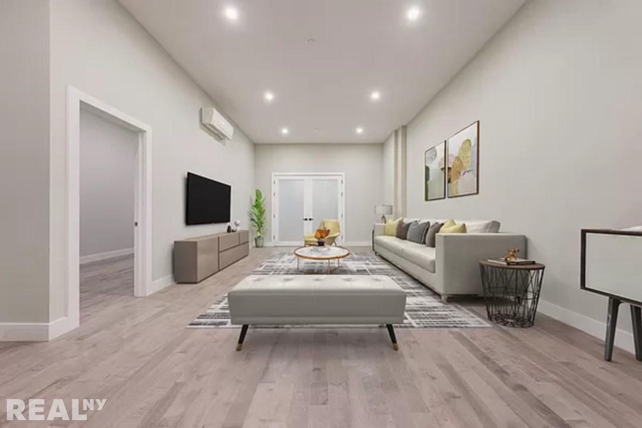 20 Saint Marks Pl #2A