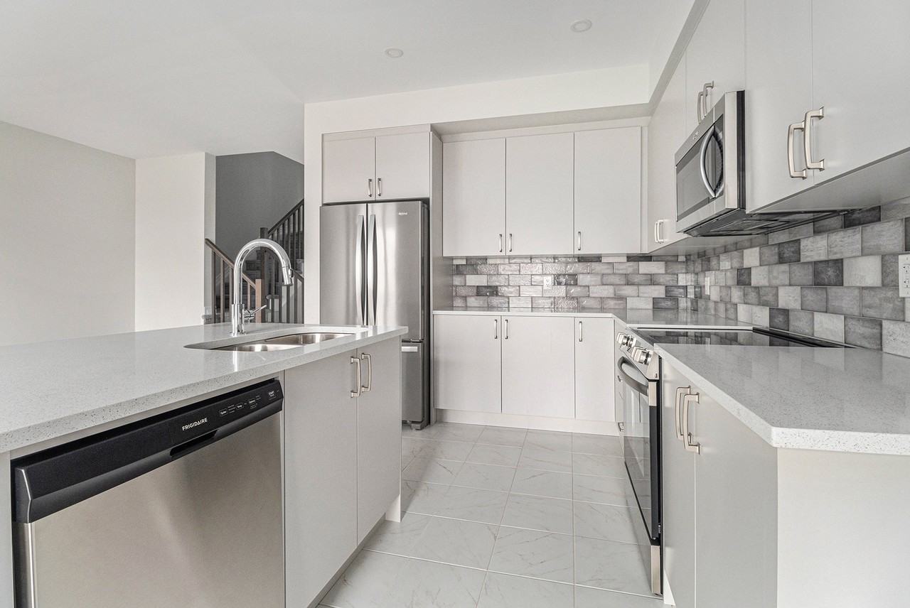 2000 Pagé Road - Photo 3 of 17