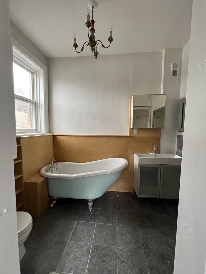 2854 Dundas St W - Photo 7 of 19