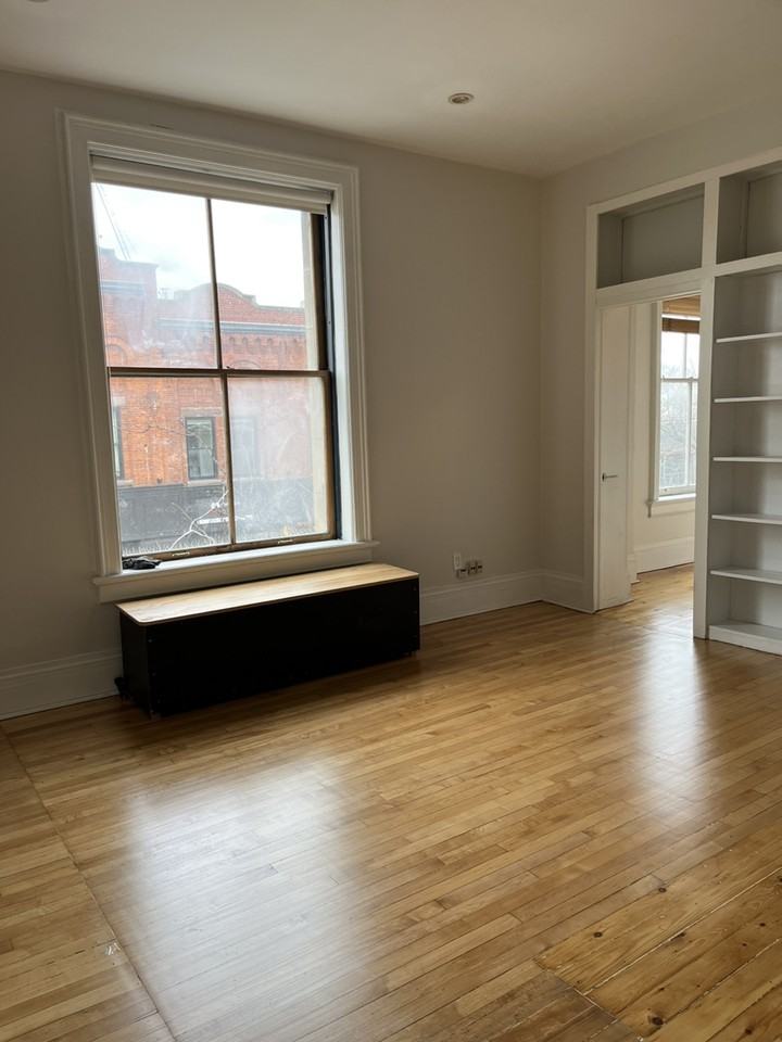 2854 Dundas St W - Photo 3 of 19