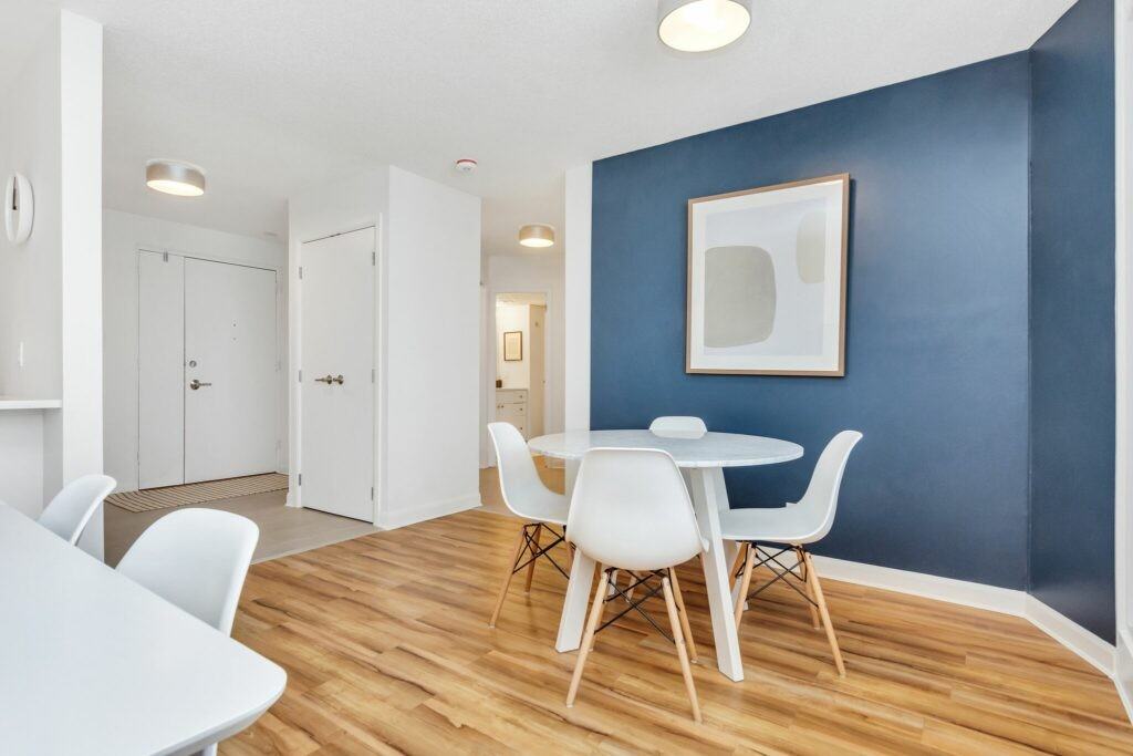 25 Woodridge Crescent #801 - Photo 3 of 11