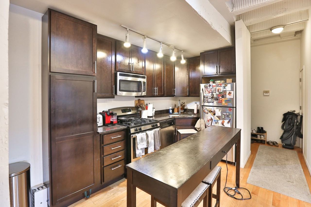 1150 N Milwaukee Ave - Photo 6 of 12