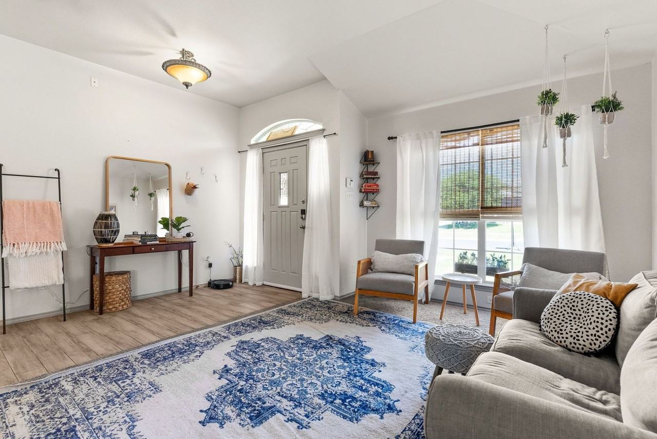 5402 Birmingham Cir - Photo 4 of 15