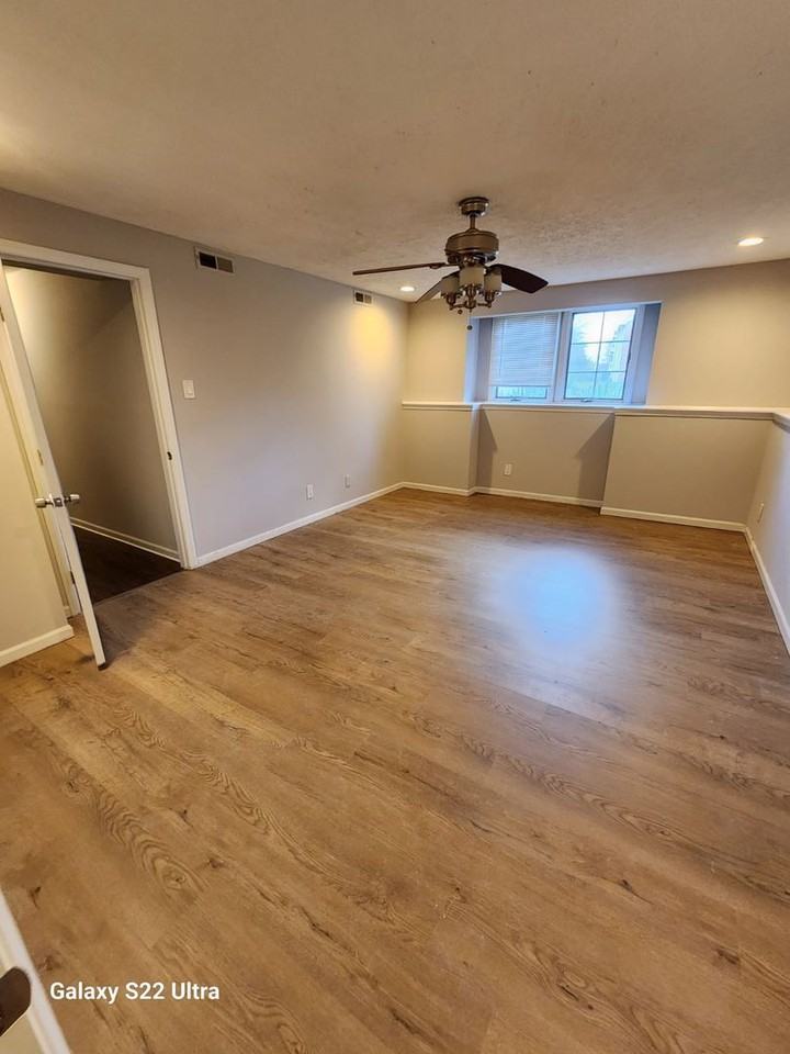 49 Kenwood Dr - Photo 2 of 10