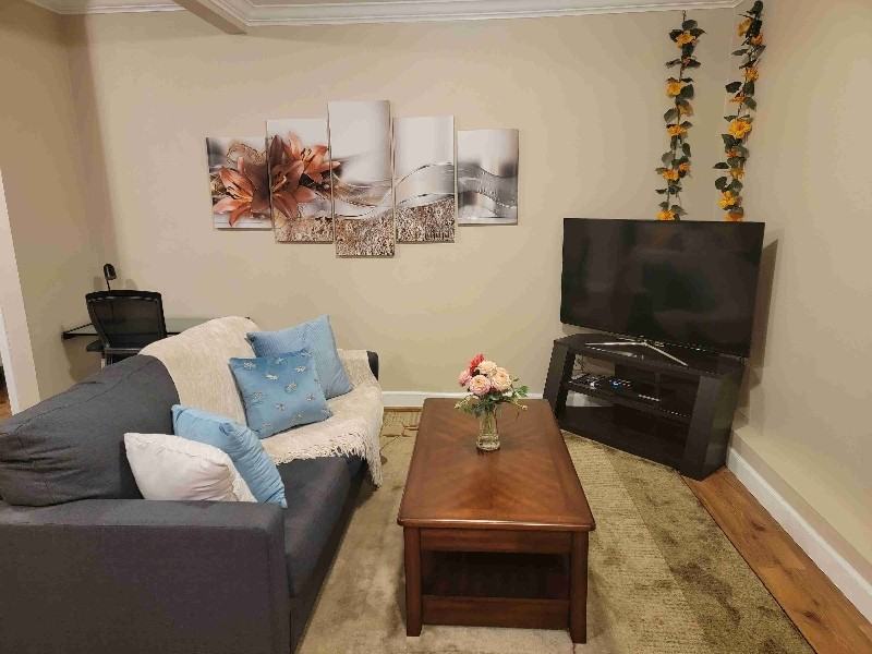 3133 Teddington Dr #1 - Photo 6 of 9