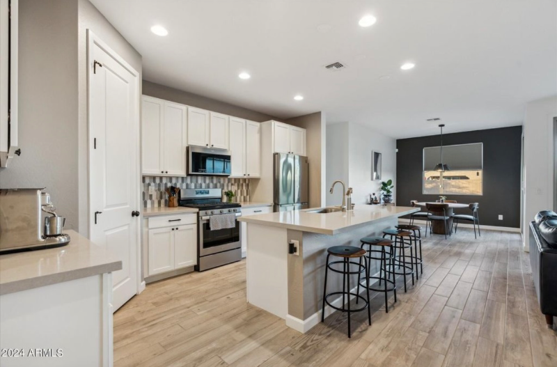 5516 W Western Star Blvd - Photo 4 of 22