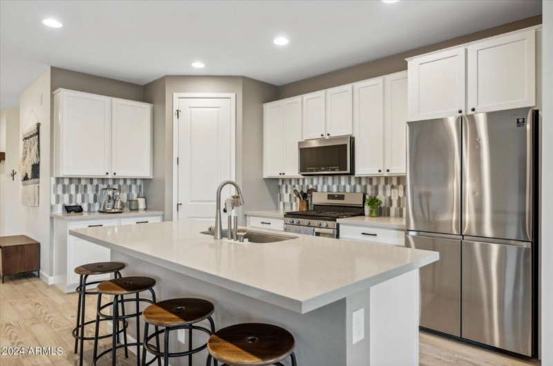 5516 W Western Star Blvd - Photo 5 of 22