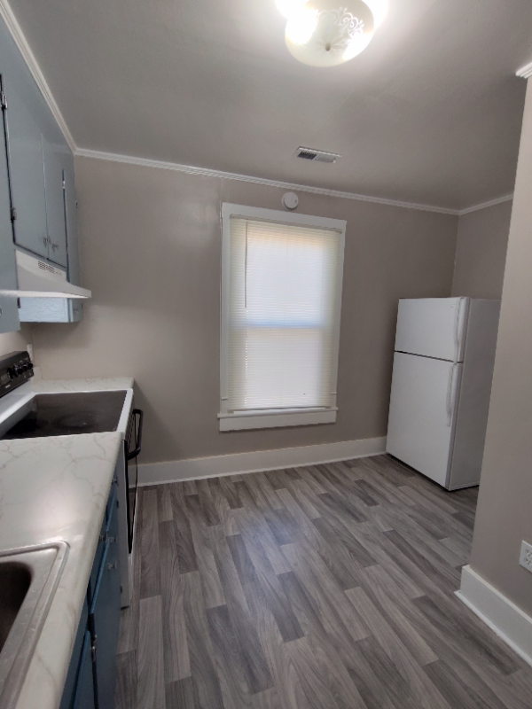 2509 Washington Ave #B - Photo 4 of 10