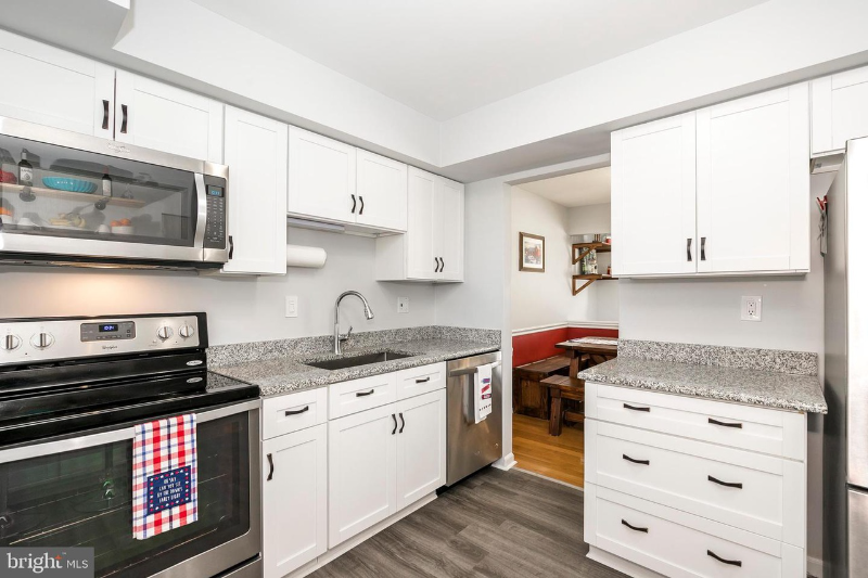 103 Livingston Ct - Photo 2 of 28