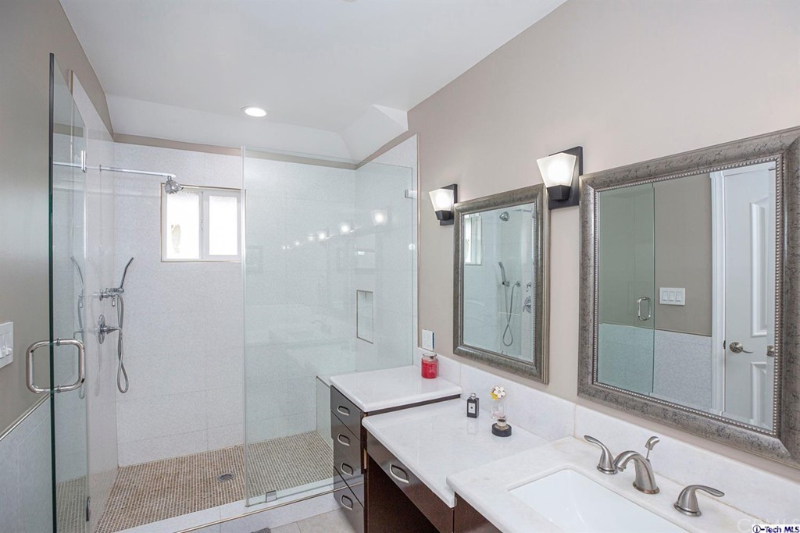 12025 Gerald Ave - Photo 3 of 24