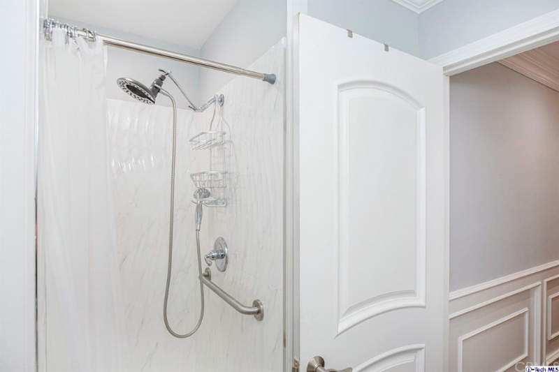 12025 Gerald Ave - Photo 5 of 24