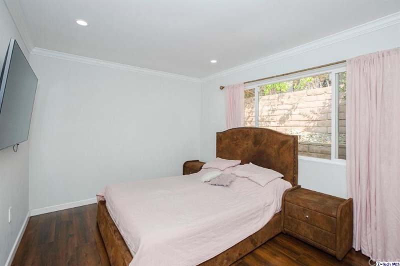 12025 Gerald Ave - Photo 6 of 24