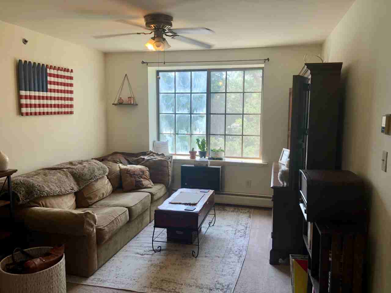 2012 Hawthorne Ln #2012 - Photo 2 of 14