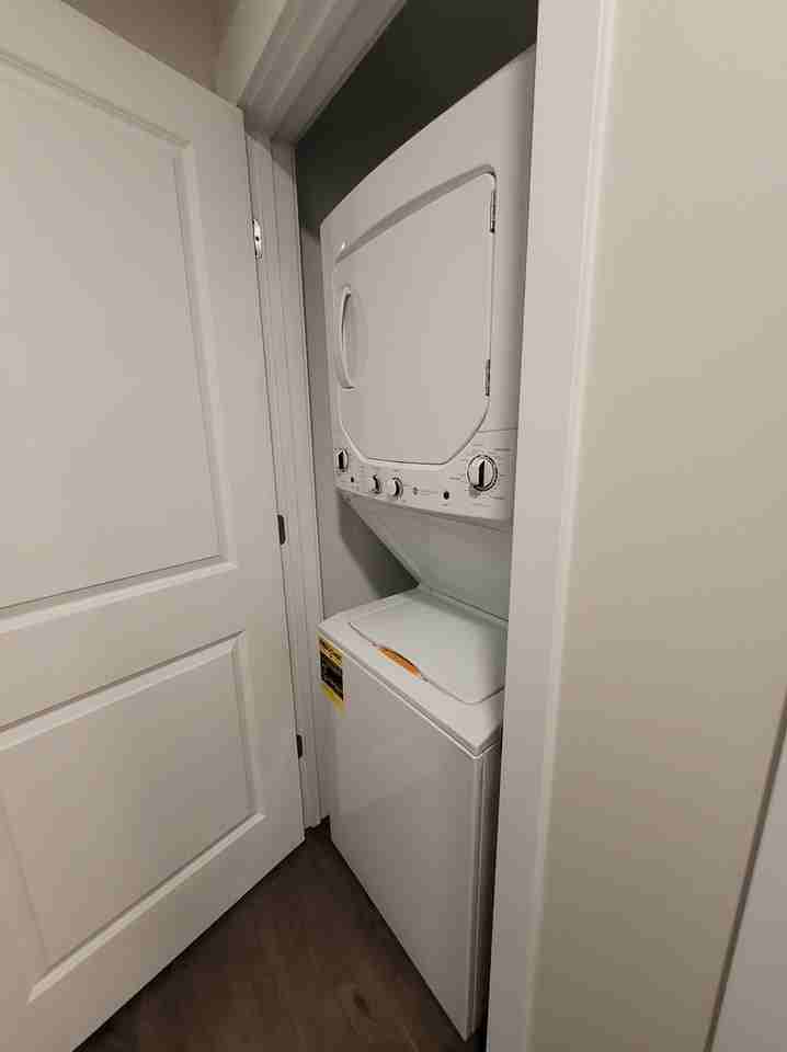 5211 E 112th Ter - Photo 2 of 3
