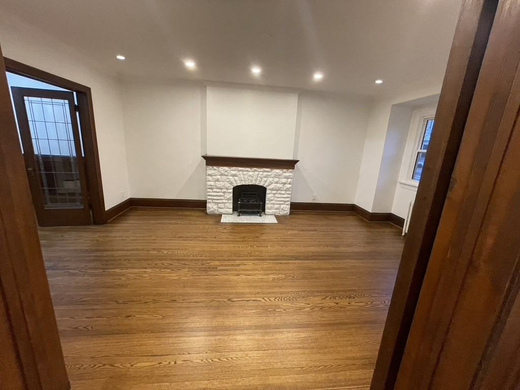 1193 Avenue Road #1-main - Photo 2 of 12