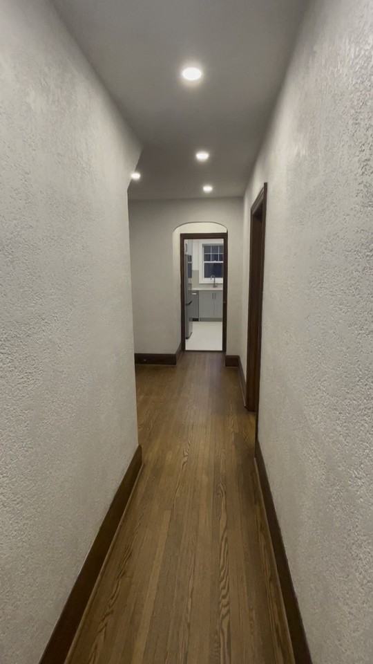 1193 Avenue Road #1-main - Photo 3 of 12