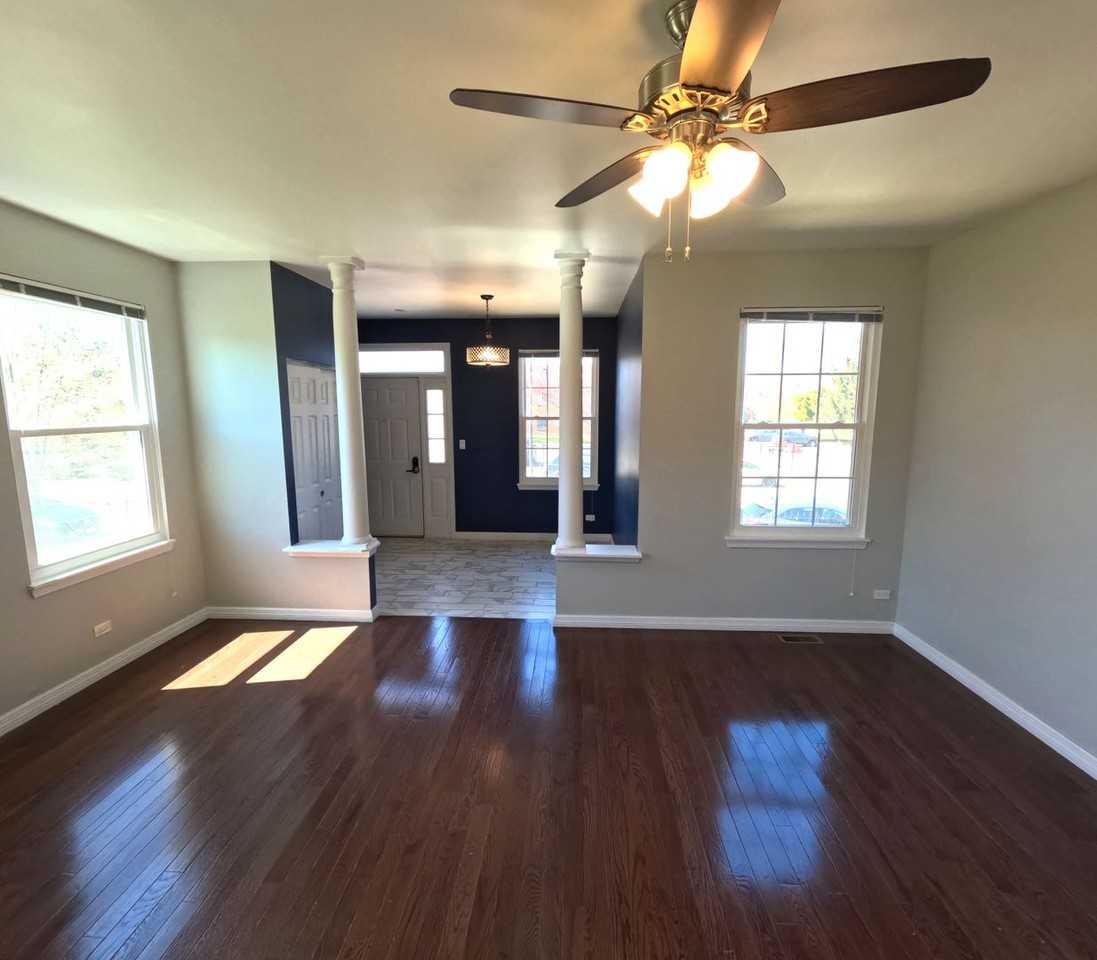 3629 S Indiana Ave - Photo 3 of 32