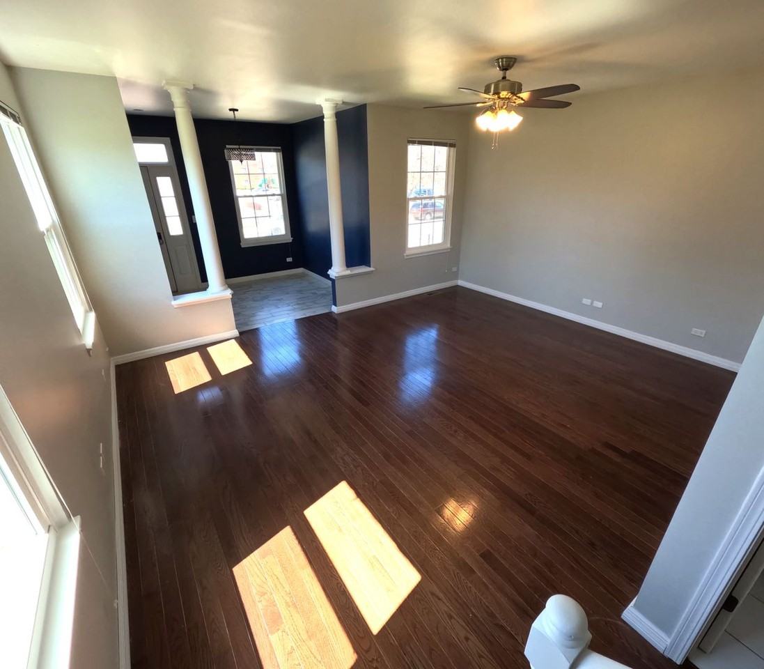3629 S Indiana Ave - Photo 4 of 32