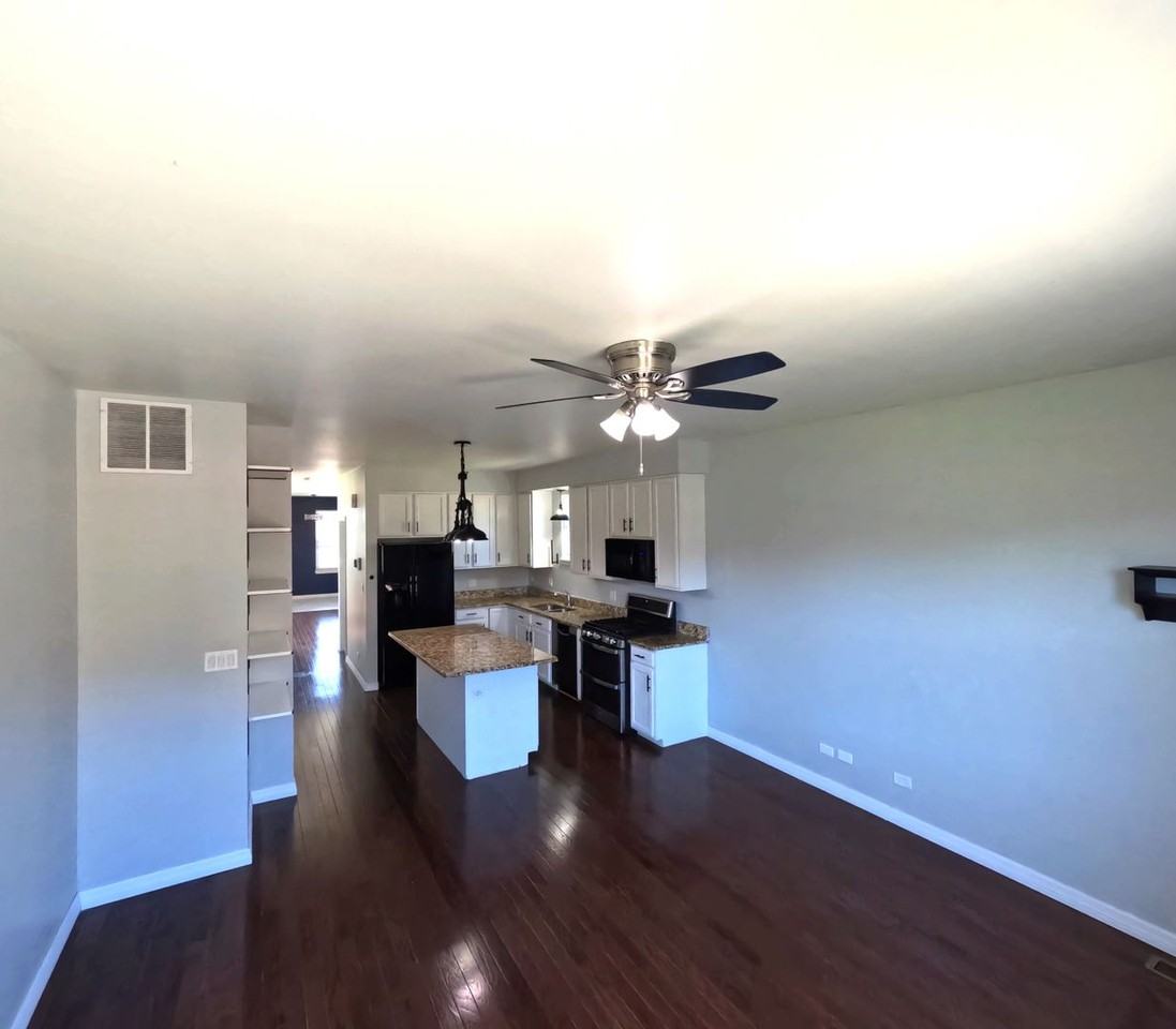 3629 S Indiana Ave - Photo 5 of 32