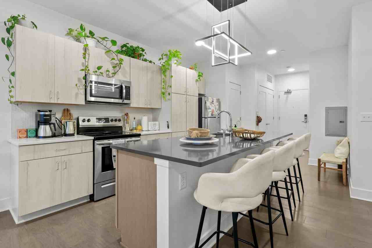 District West Lofts on Elmwood:  Luxury Apartments in the heart of the Elmwood District - Photo 4 of 50