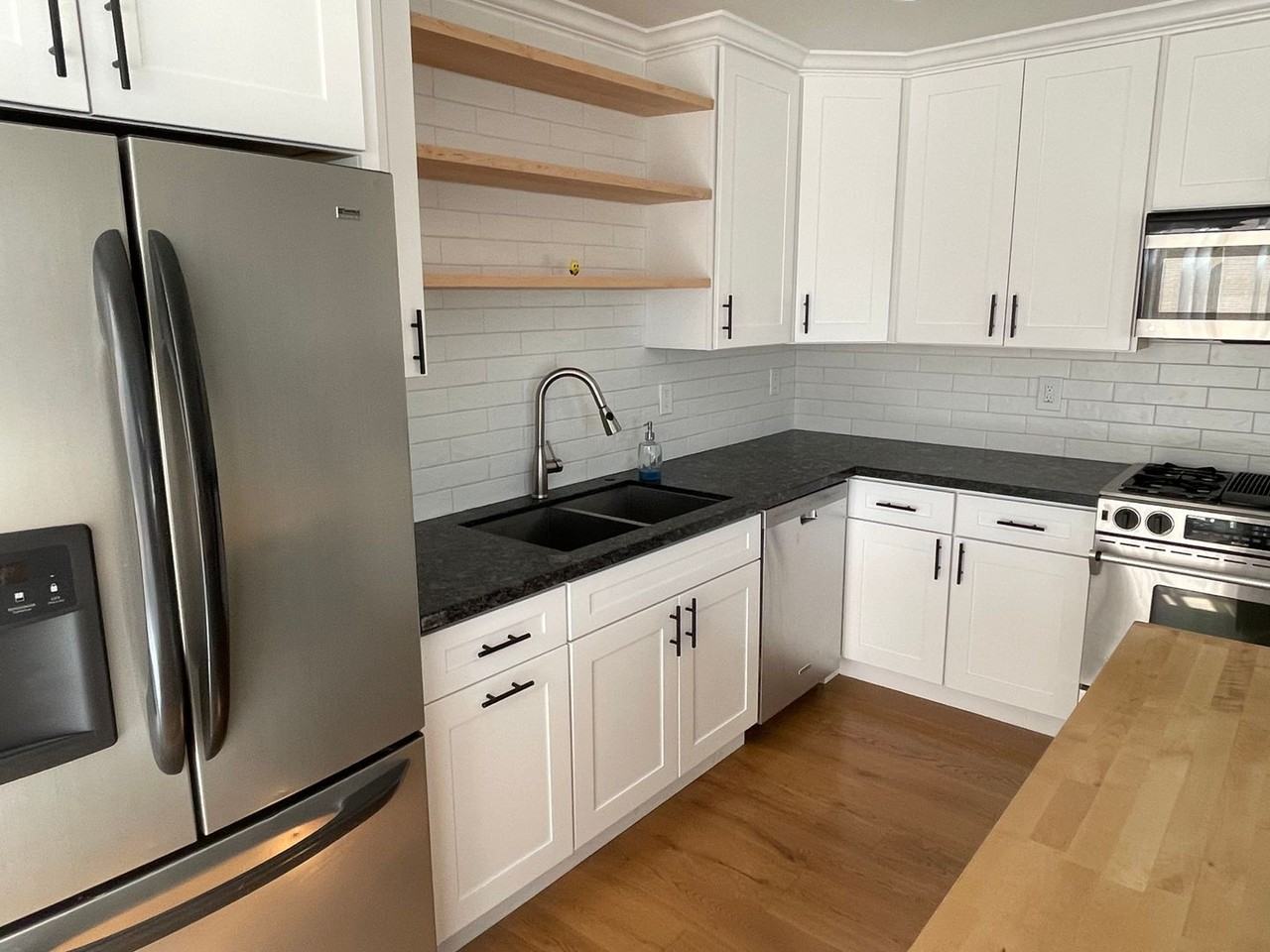 3006 Chestnut Hill Dr - Photo 5 of 17