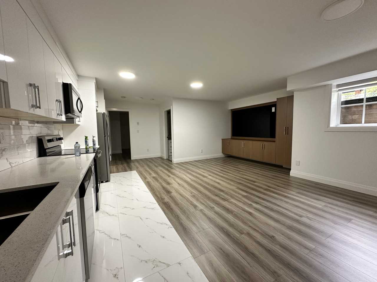 2289 Stanwood Avenue - Photo 3 of 33