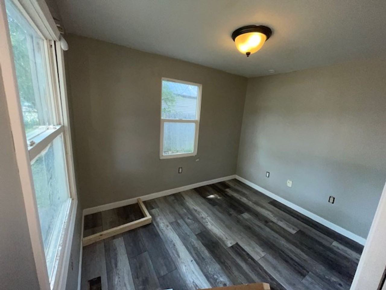 133 S Elmwood Ave - Photo 4 of 5