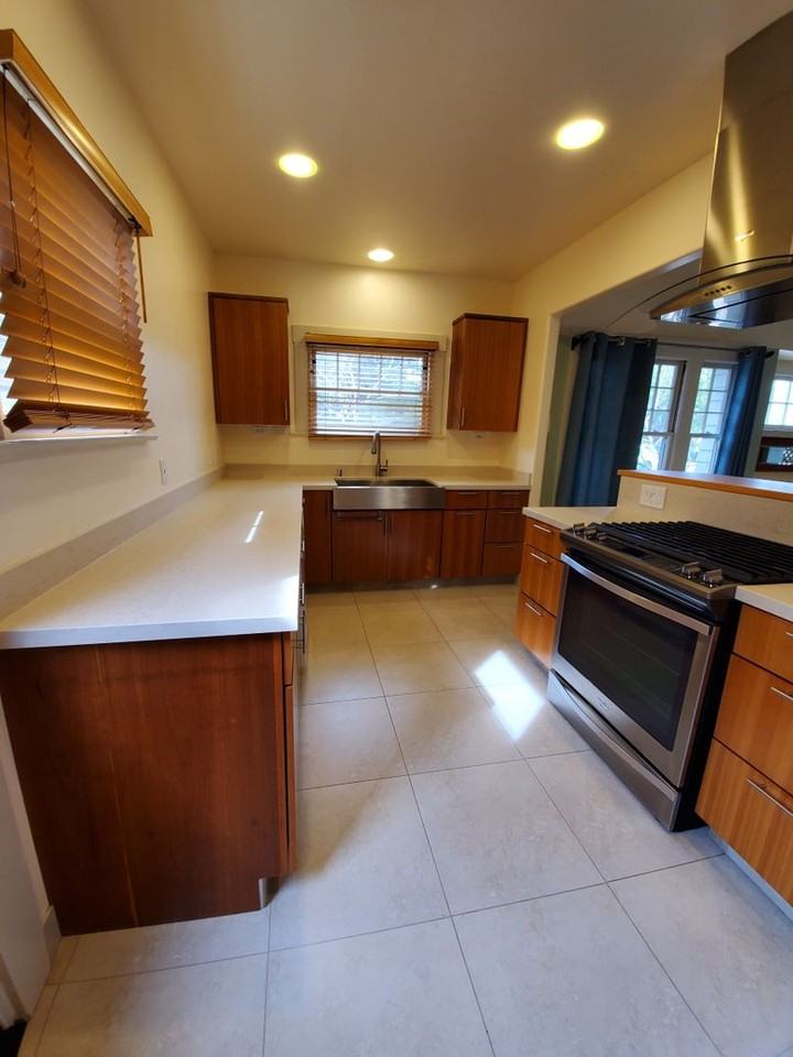 885 Buchon St - Photo 2 of 9