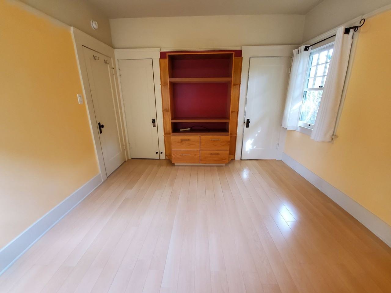 885 Buchon St - Photo 6 of 9