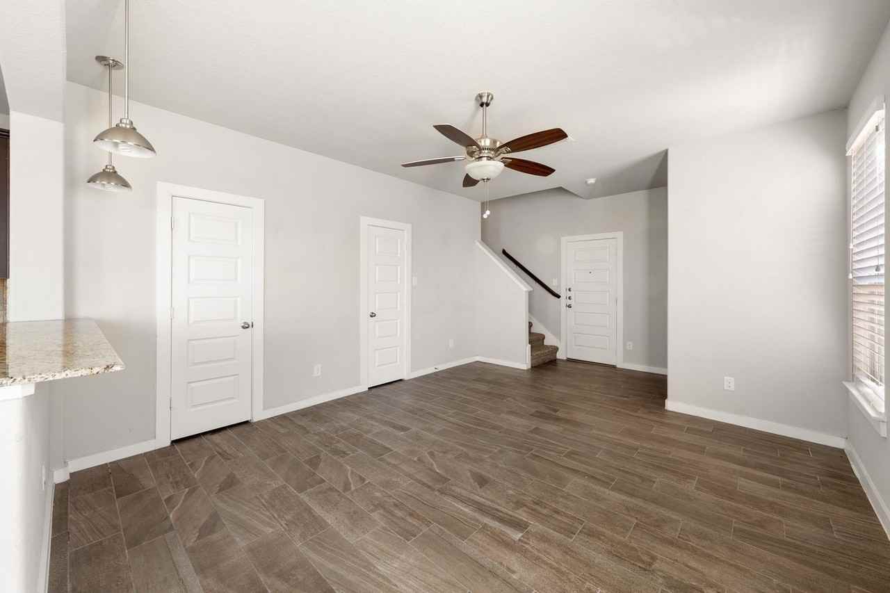 561 Creekside Frst - Photo 4 of 14