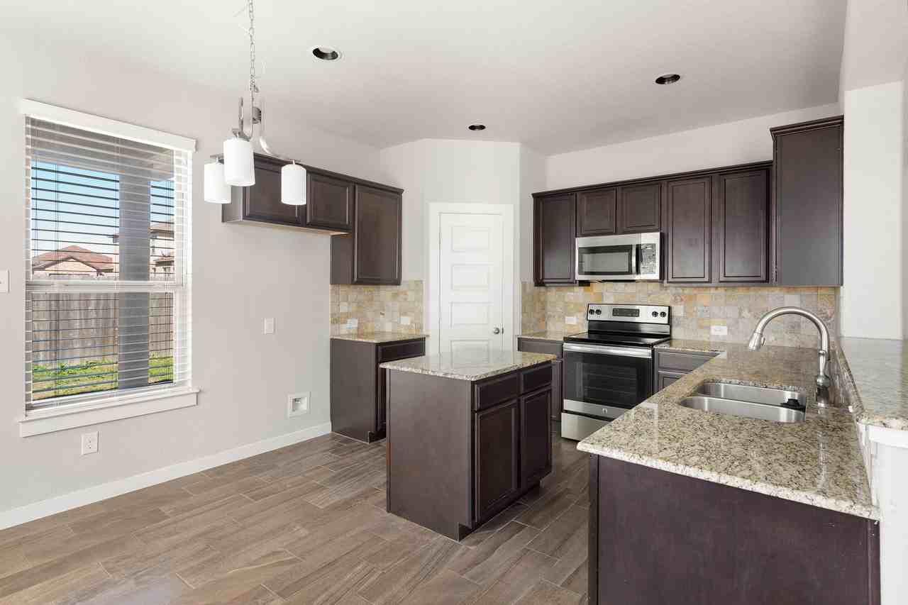 561 Creekside Frst - Photo 5 of 14