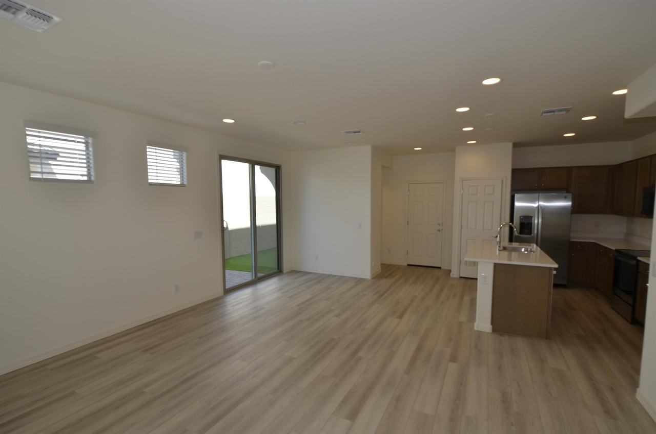 1306 W Sparrow Dr #1 - Photo 2 of 11