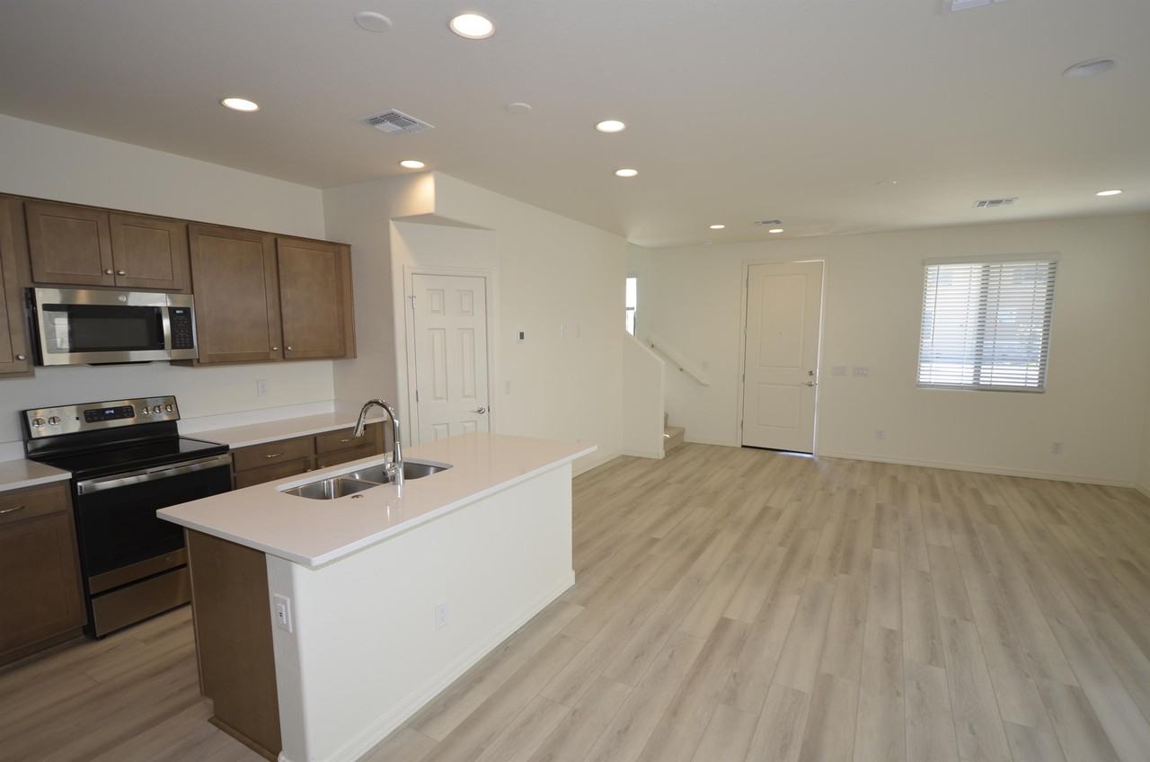 1306 W Sparrow Dr #1 - Photo 3 of 11